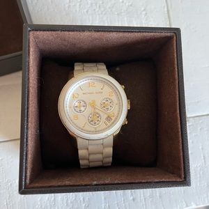Micheal kors watch.